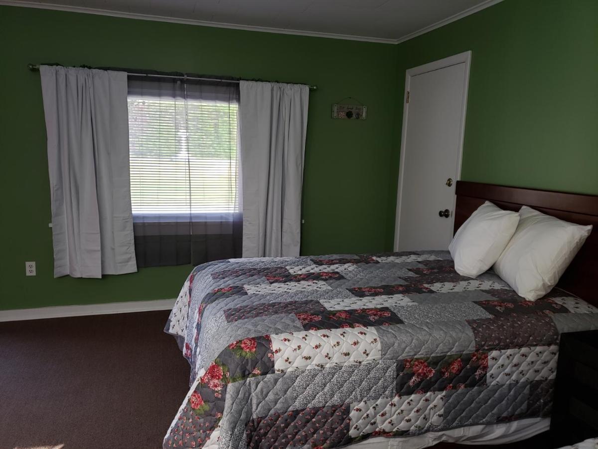 Blue Ridge Motel Schroon Lake Exterior foto